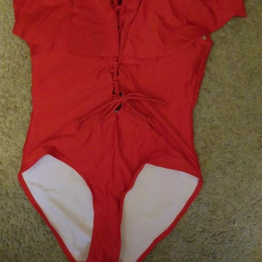 Red fringe monikini swimsuit - Picture 3 of 3